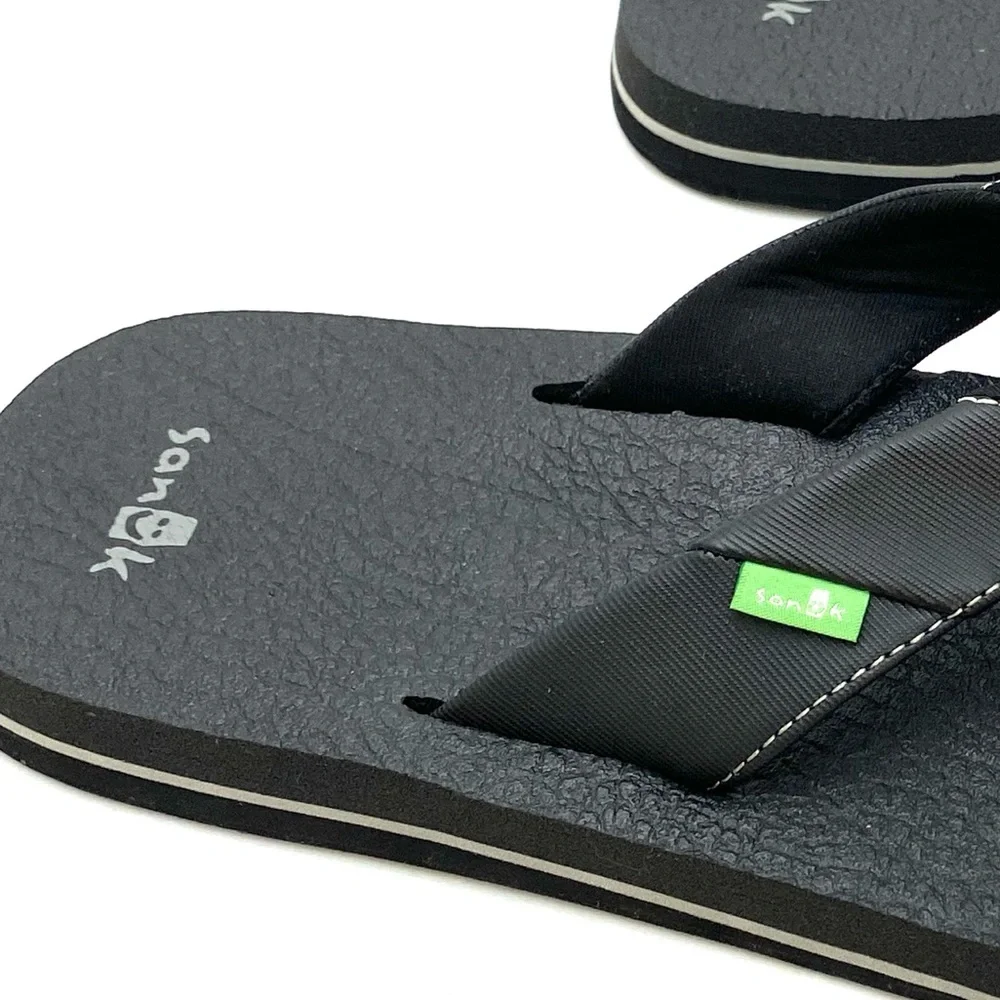 Sanuk brand description